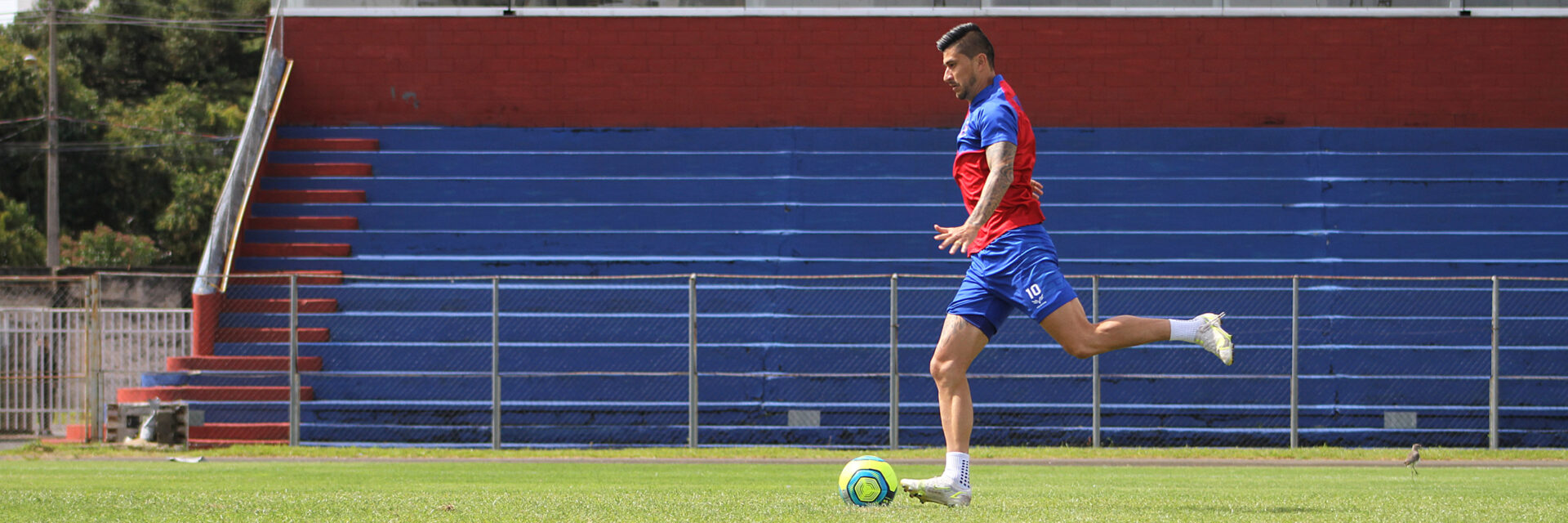 Jogador teve uma grave lesão e resolveu encerrar sua carreira aos 34 anos. Foto: Paraná Clube.