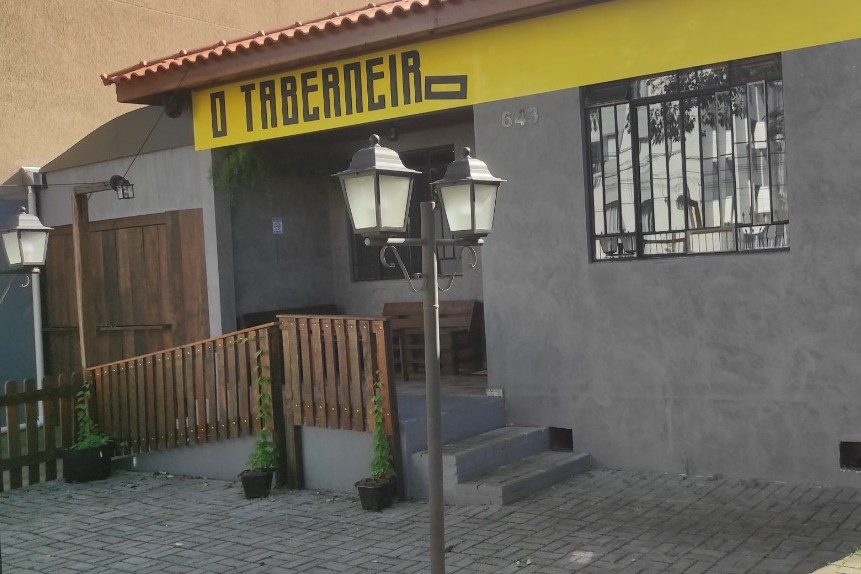 Volta por cima! Dono de bar que pegou fogo no Água Verde reabre casa com novo nome; veja como ficou Volta por cima! Dono de bar que pegou fogo no Água Verde reabre casa com novo nome; veja como ficou