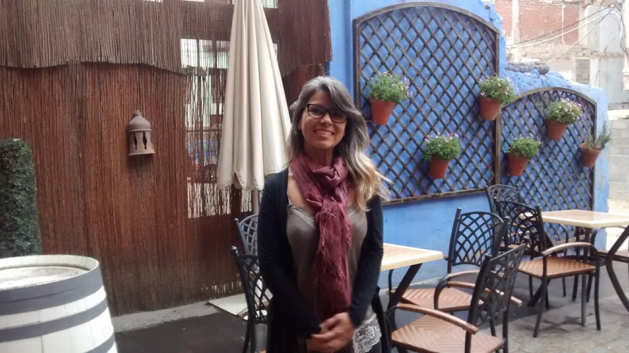 Escritora curitibana recruta homens para o Dia dos Namorados