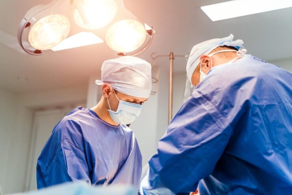 Médico que fez 1º transplante de coração de porco em humano participará de congresso em Curitiba Médico que fez 1º transplante de coração de porco em humano participará de congresso em Curitiba