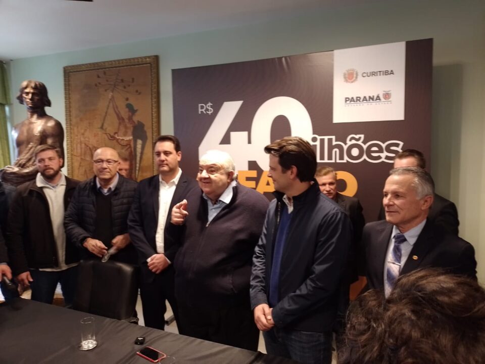 Curitiba recebe R$ 40 milhões para asfalto e revitalização de ruas do Governo do Paraná