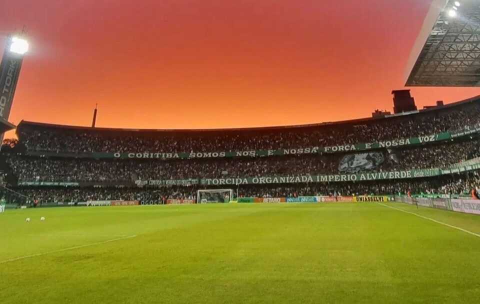 Organizada do Coritiba critica PM do Paraná após violência: “Falha grotesca”