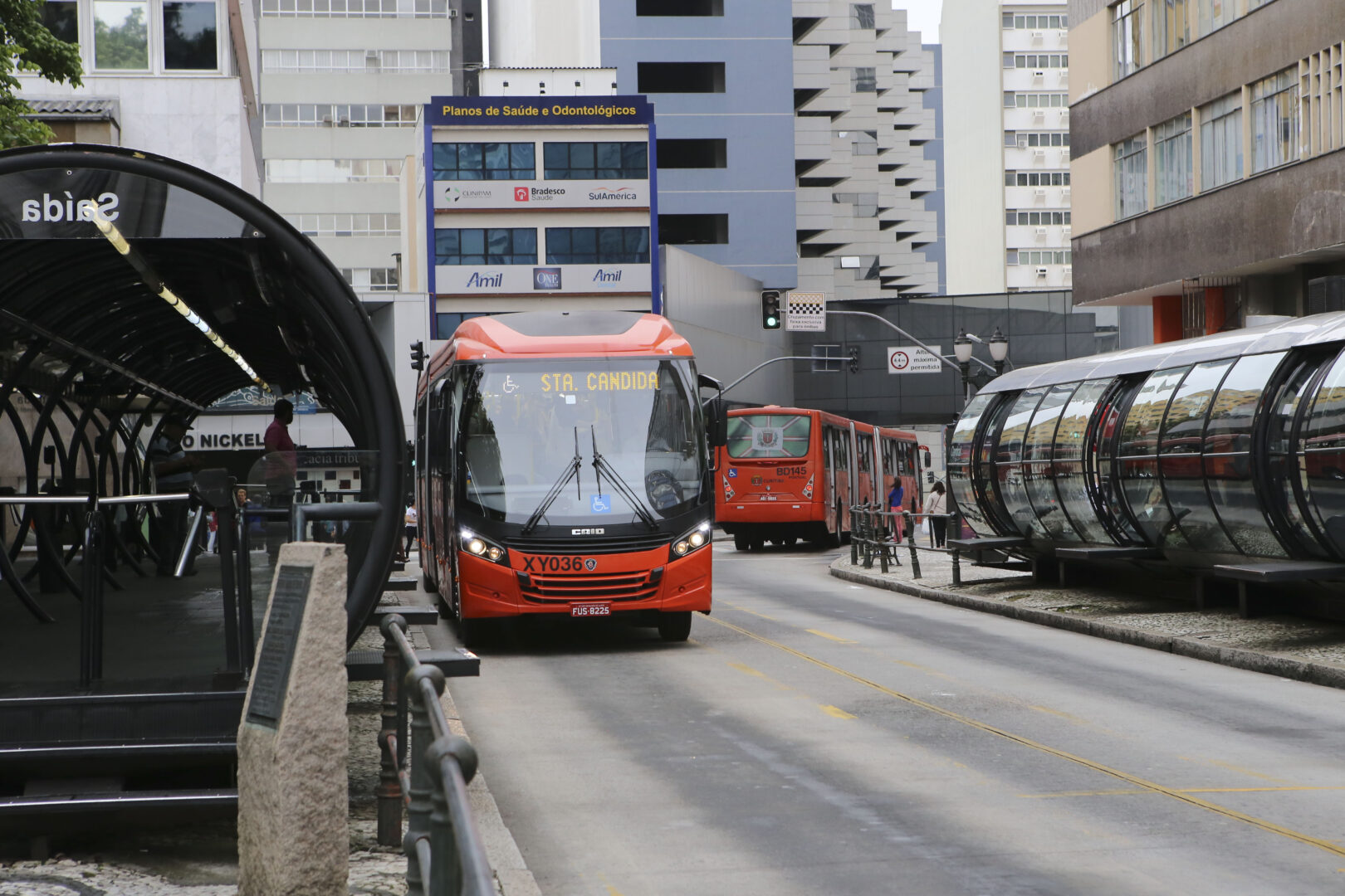 Curitiba ganha 5 mil novos passageiros de ônibus a cada R$ 0,10 de aumento na gasolina