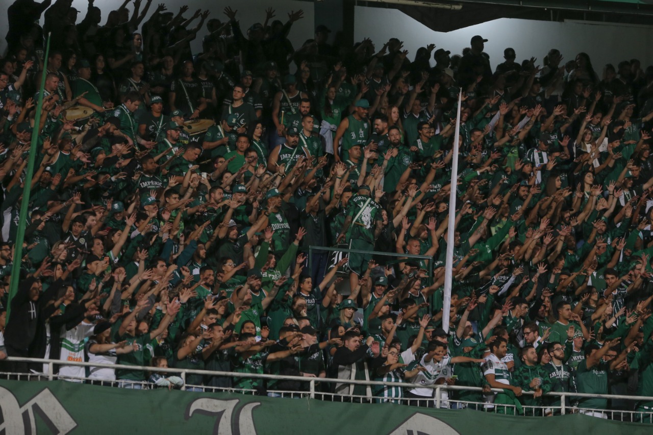Império Alviverde, organizada do Coritiba.