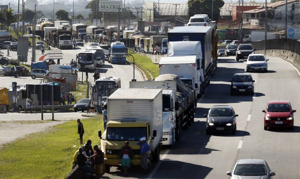 auxílio caminhoneiros