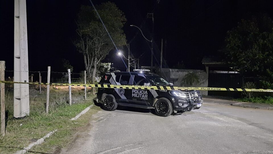 Foragido da Justiça foge ao ver viatura policial e morre em confronto armado em Piraquara