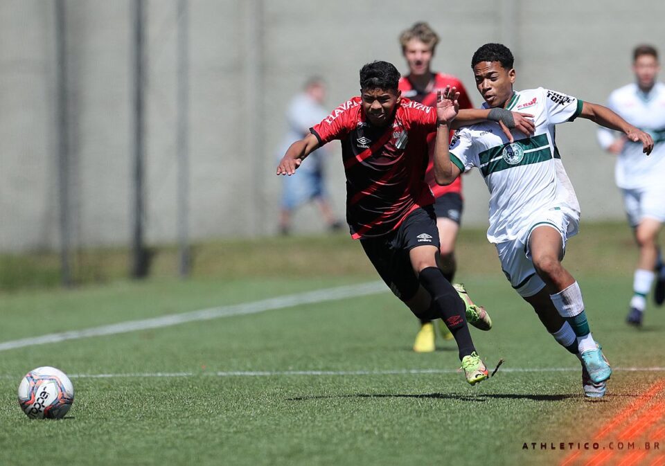 Athletico sai na frente do Coritiba na final do Paranaense Sub-15
