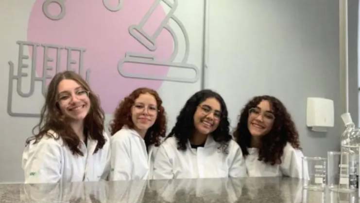 estudantes copo boa noite cinderela