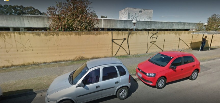 homem baleado pula muro de escola no cajuru