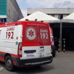 Mulher foge de ladrão, tropeça em mureta e é socorrida às pressas, com fratura na cabeça