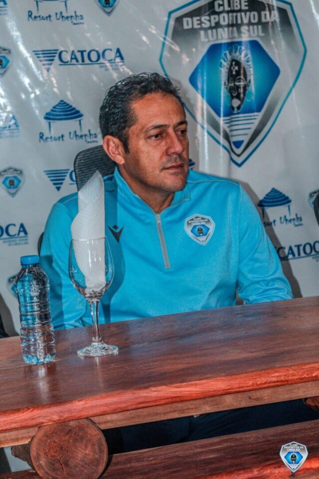 Ex-Paraná Clube, Maurílio assume o comando de time de Angola