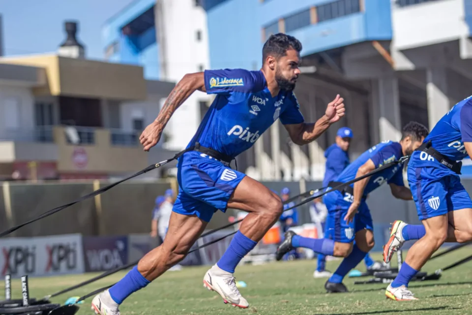Raniele, jogador do Avaí que interessa ao Coritiba.