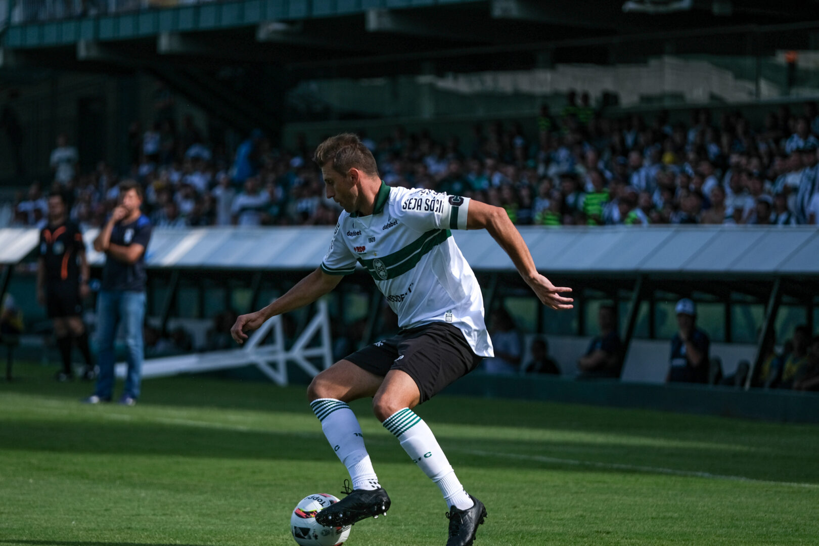 Henrique, ex-zagueiro do Coritiba.