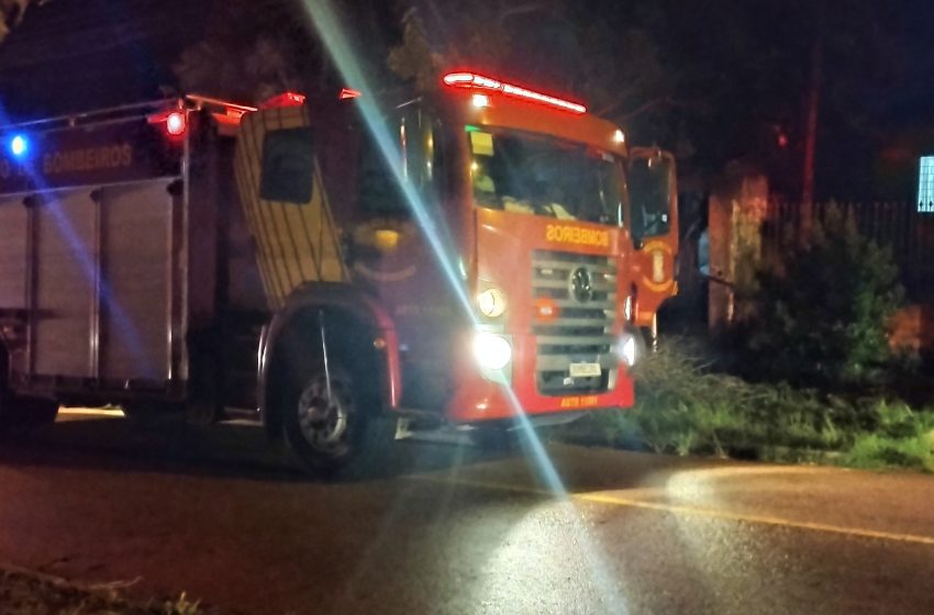 casa incêndio Fazenda Rio Grande