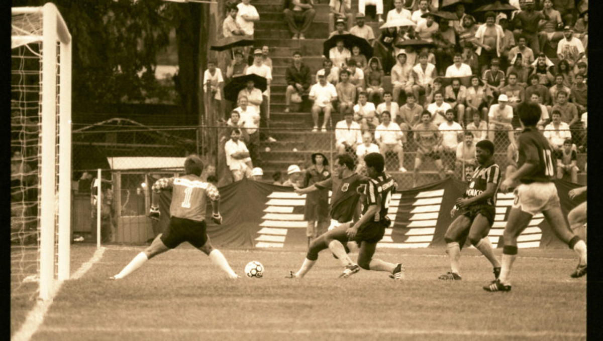 Sérgio Luiz, o autor do primeiro gol da história do Paraná Clube.