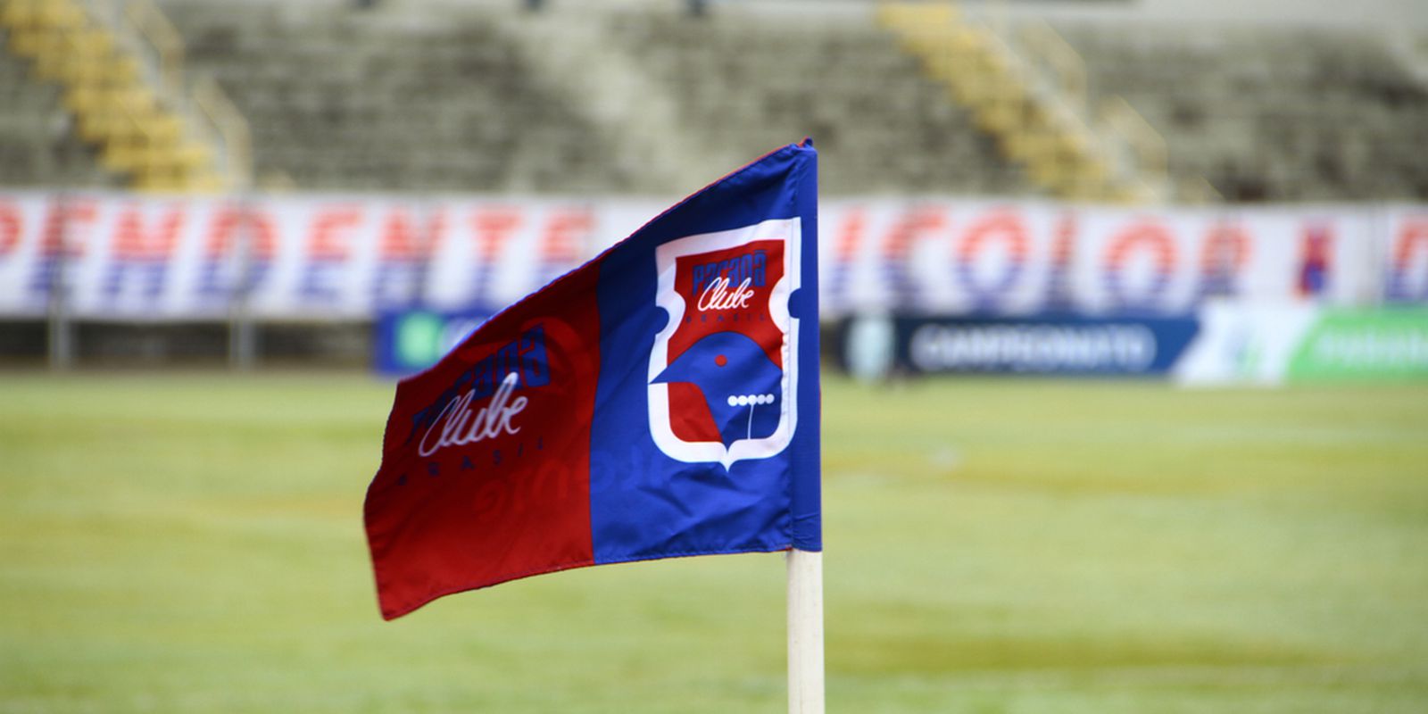 Bandeira do Paraná Clube.