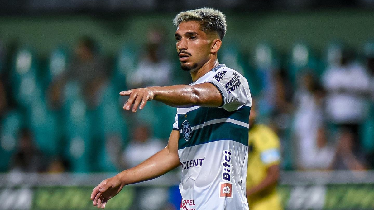 Andrey, volante do Coritiba.
