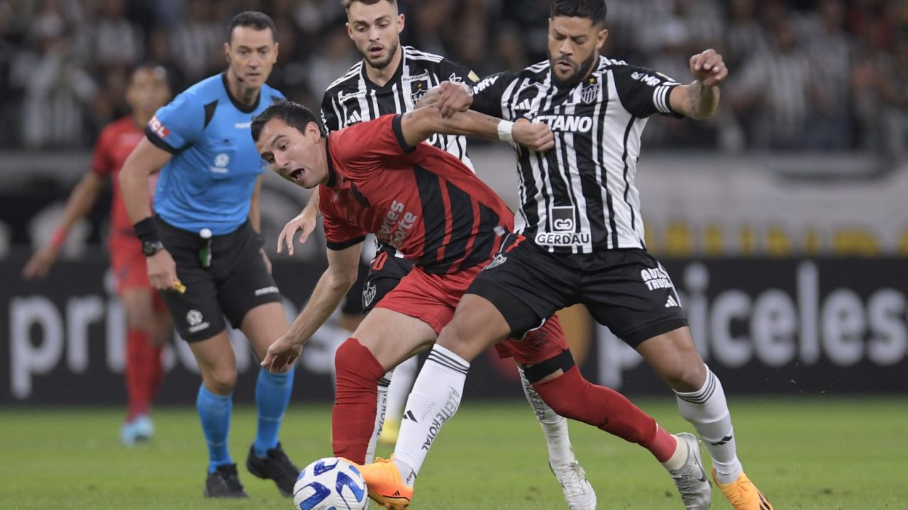 Athletico segue na liderança do grupo G