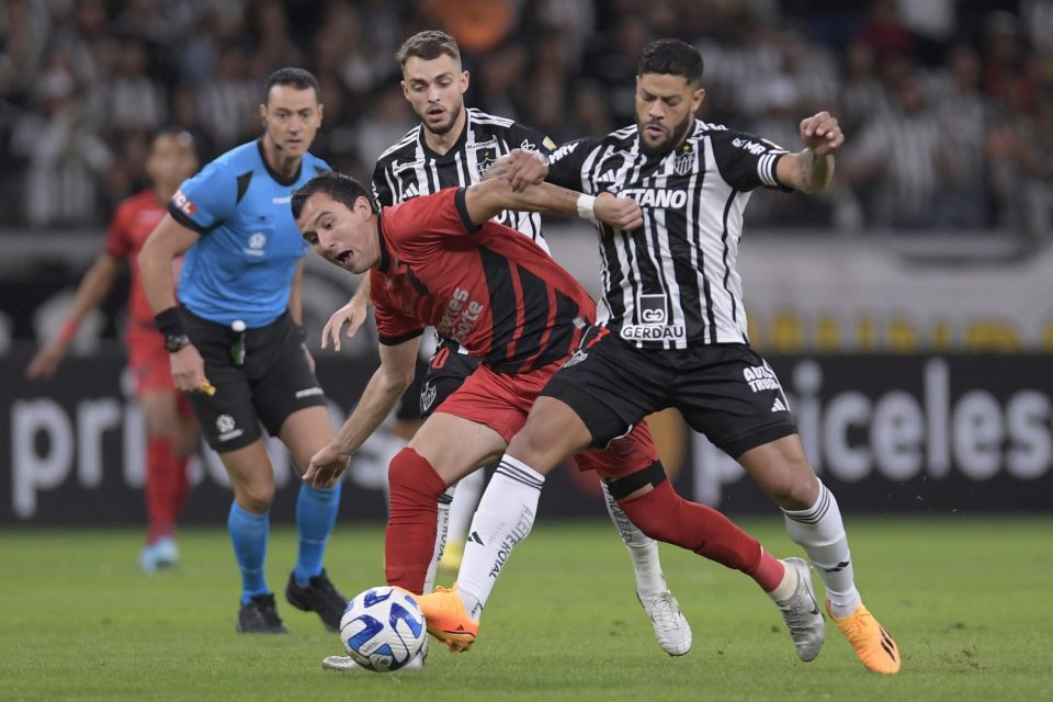 Athletico segue na liderança do grupo G