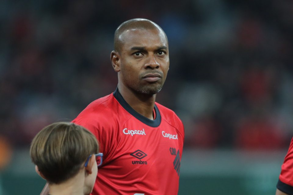 Fernandinho, volante do Athletico.