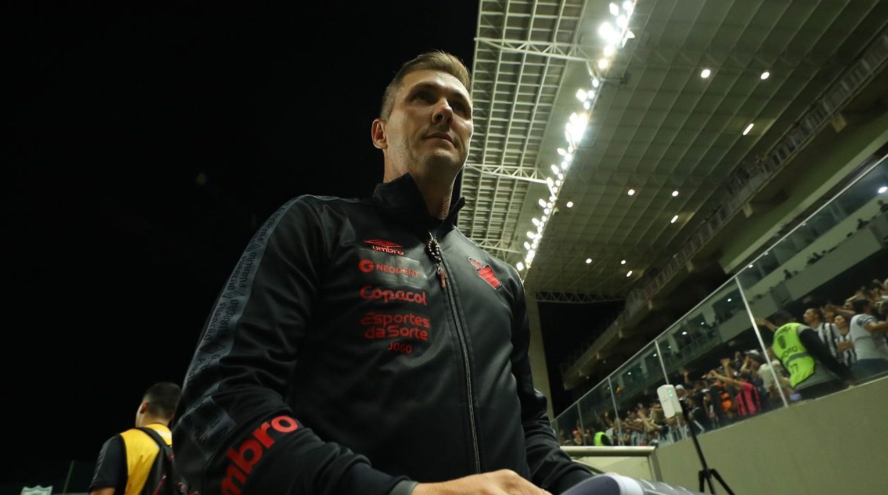 Paulo Turra, técnico do Athletico.