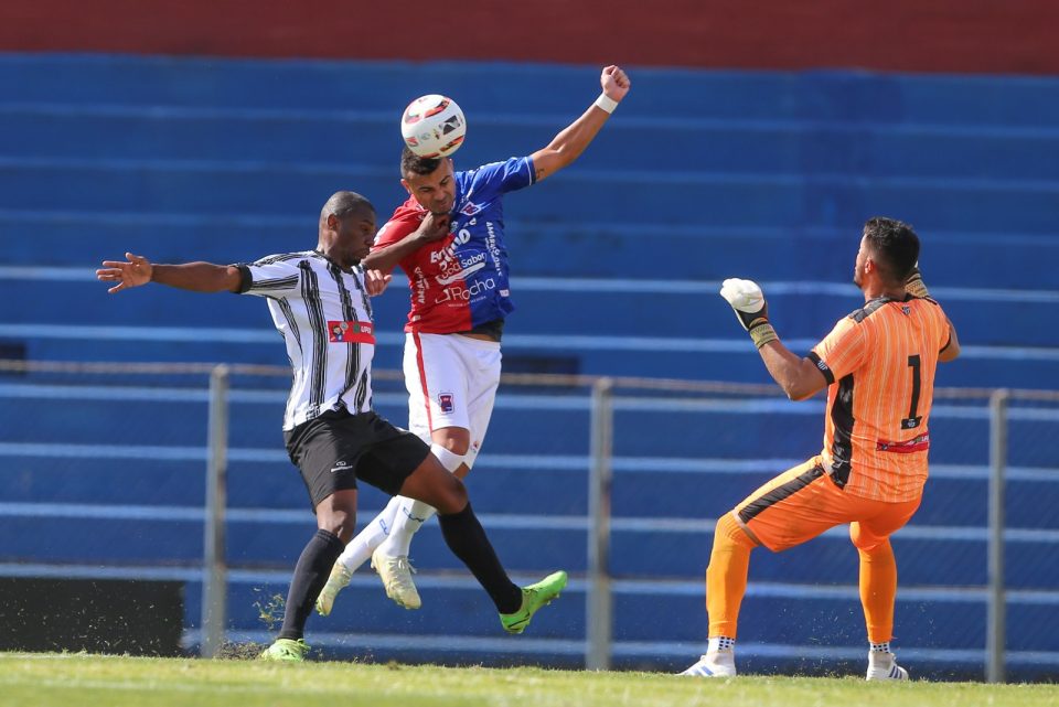 Paraná Clube x Grêmio Maringá.