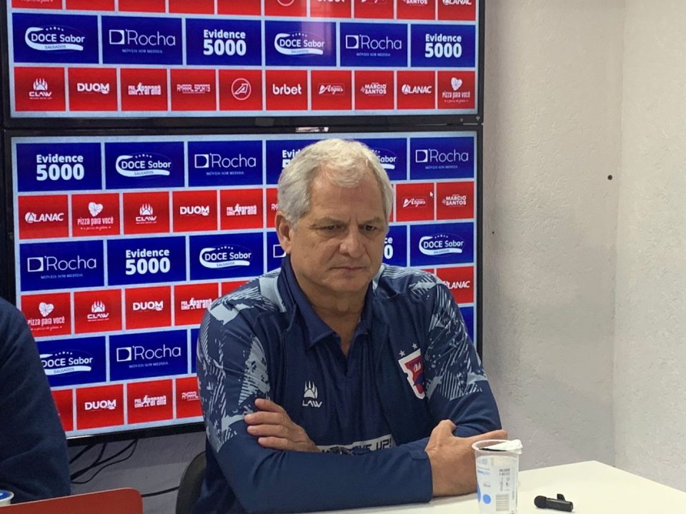 Fahel Júnior, técnico do Paraná Clube.