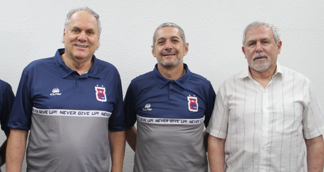 Paulo César Silva deixa direção de futebol do Paraná Clube.