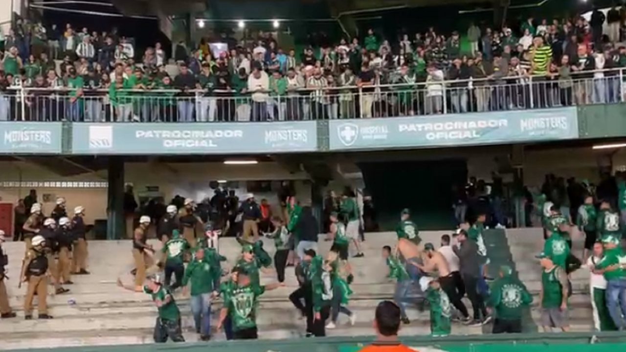 Coritiba - Torcida briga
