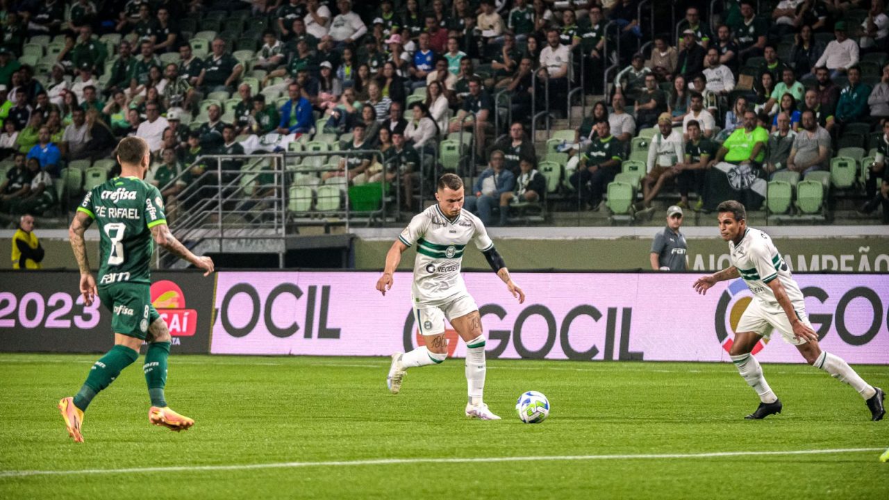 Bruno Gomes e Robson, do Coritiba.