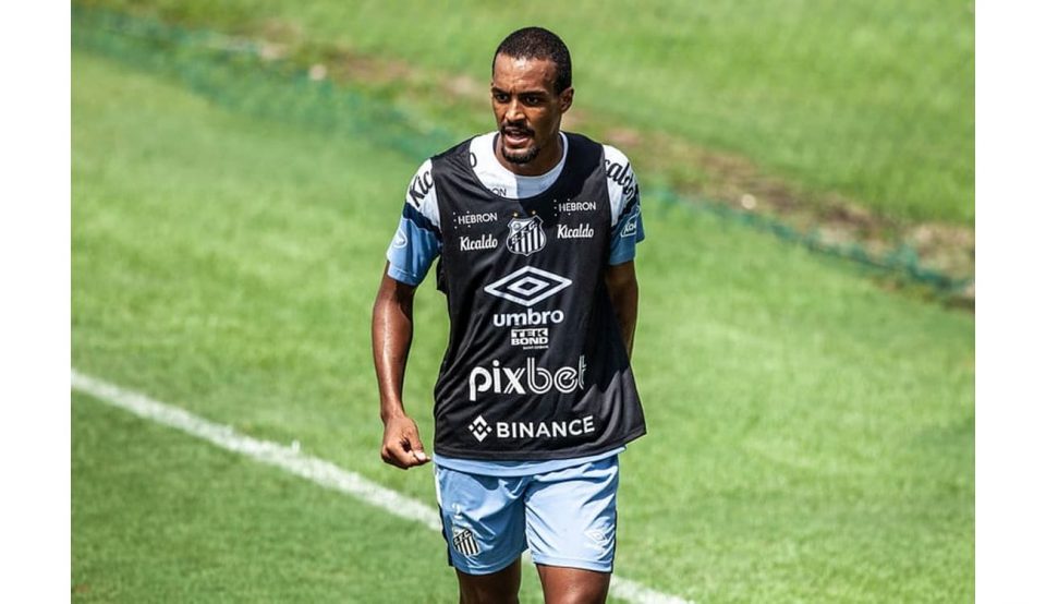 Luiz Felipe, zagueiro que interessa ao Coritiba.