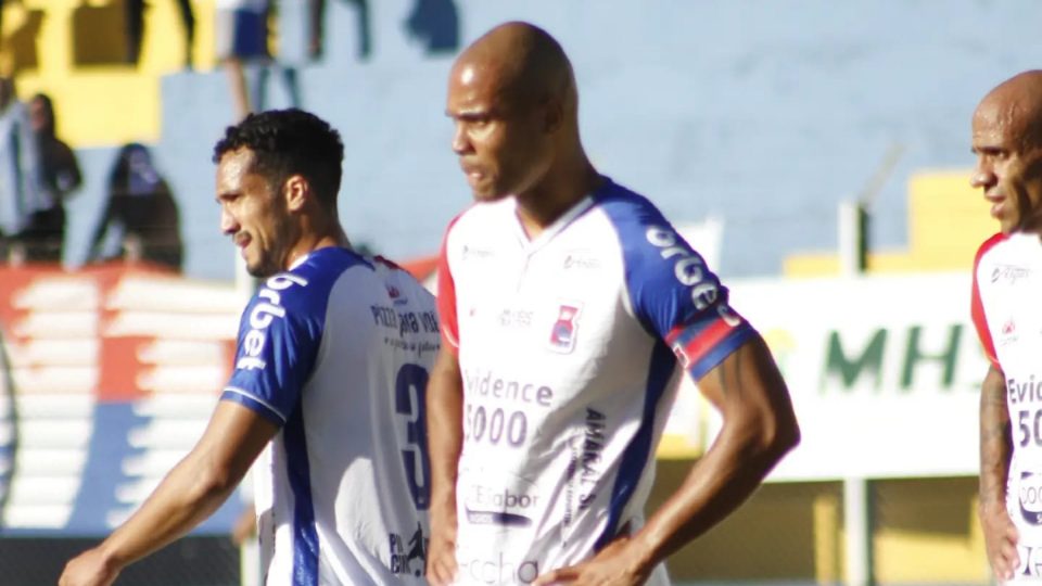 Paraná Clube.