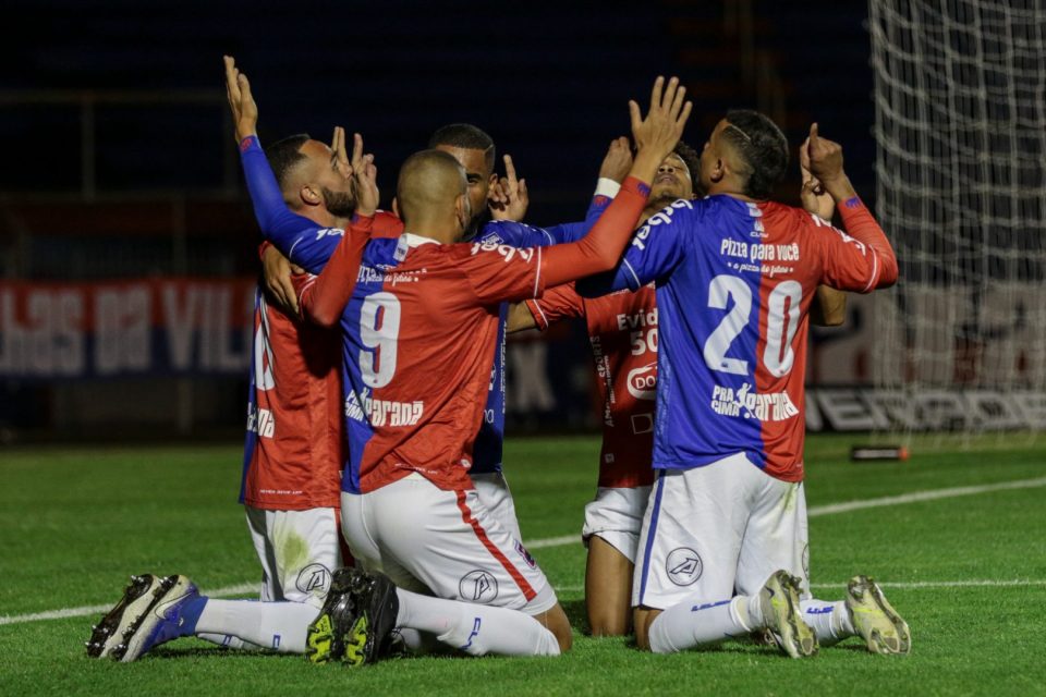 Paraná Clube x Araucária.