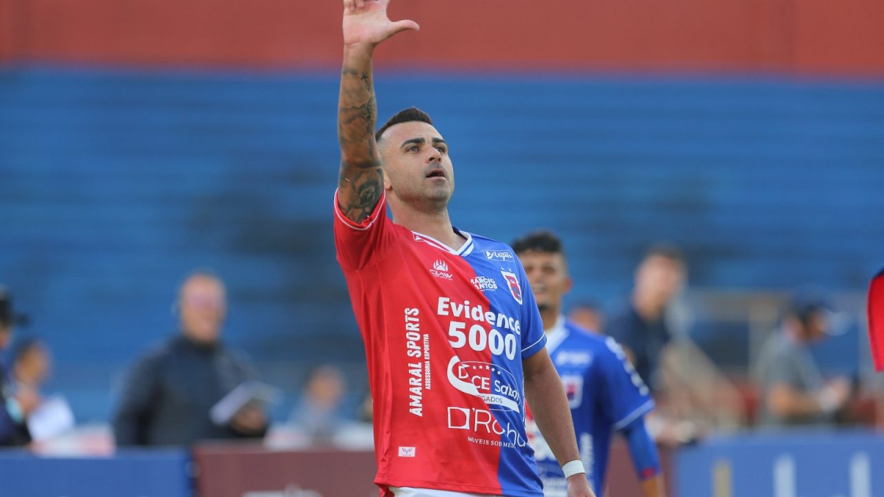 O Paraná Clube tem sua principal decisão pela frente.