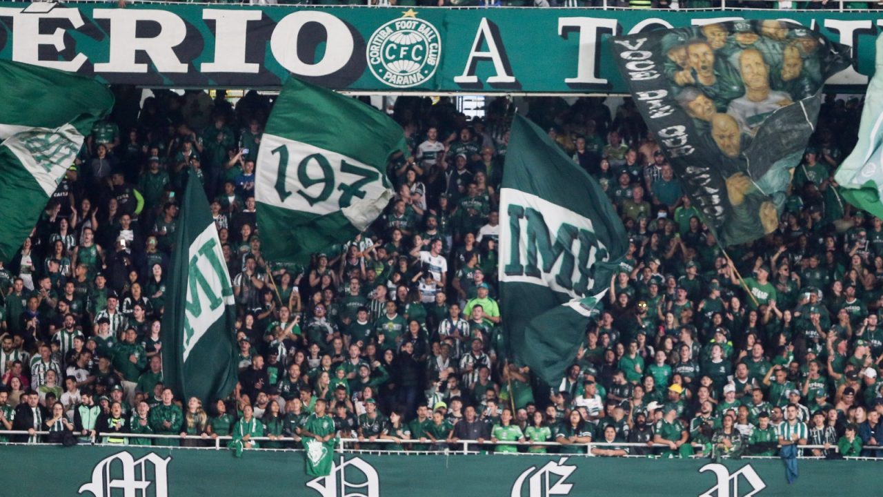 Coritiba tenta a primeira vitória no Brasileirão.