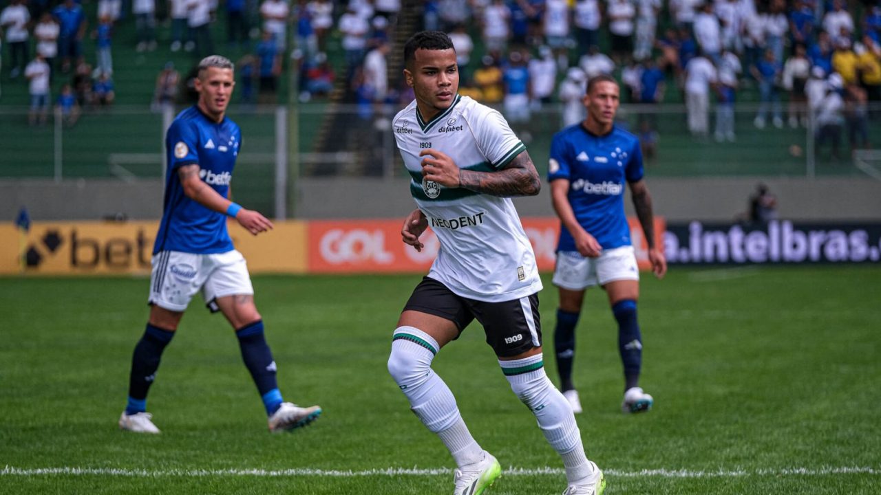 Kaio César, atacante do Coritiba.