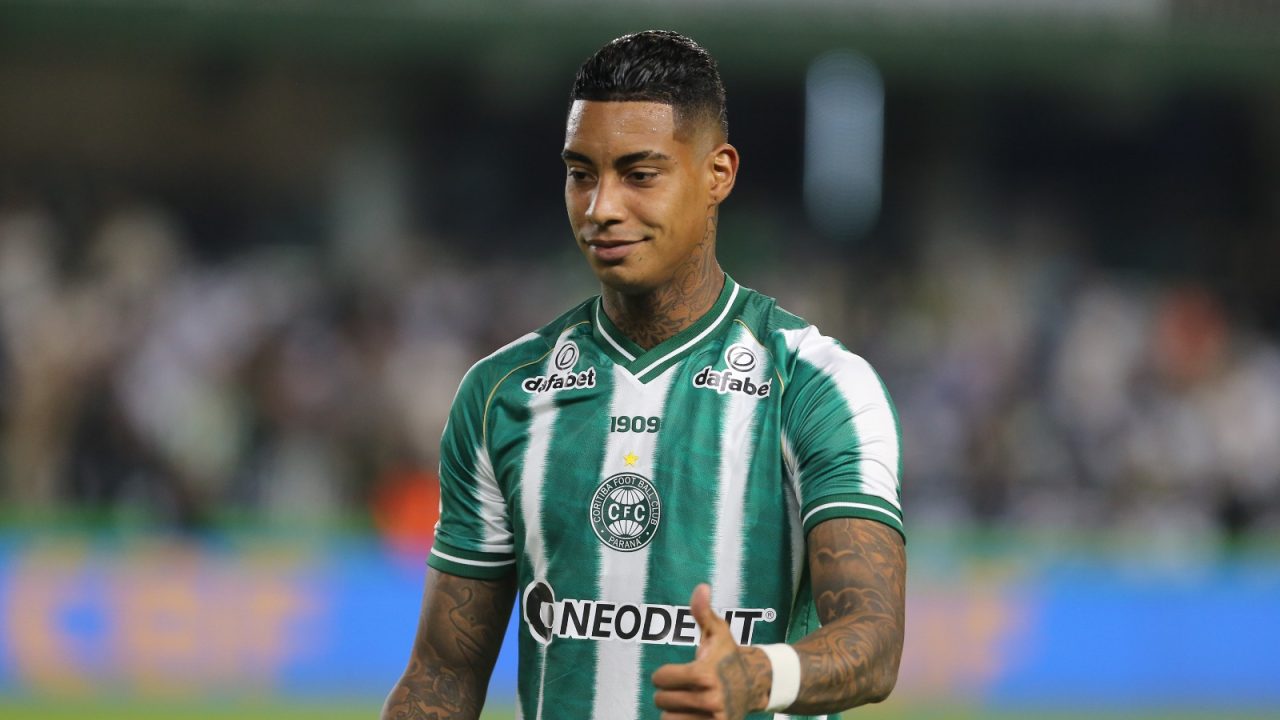 Alef Manga está de saída do Coritiba.