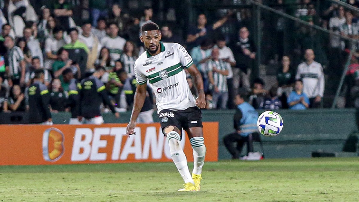 Bruno Viana, zagueiro do Coritiba
