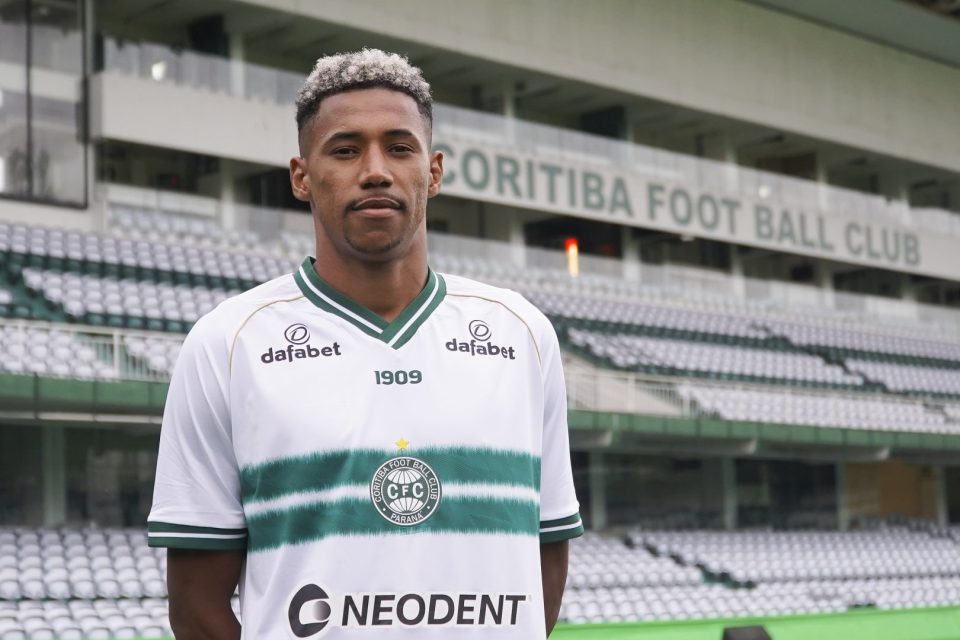Maurício Garcez, atacante do Coritiba.
