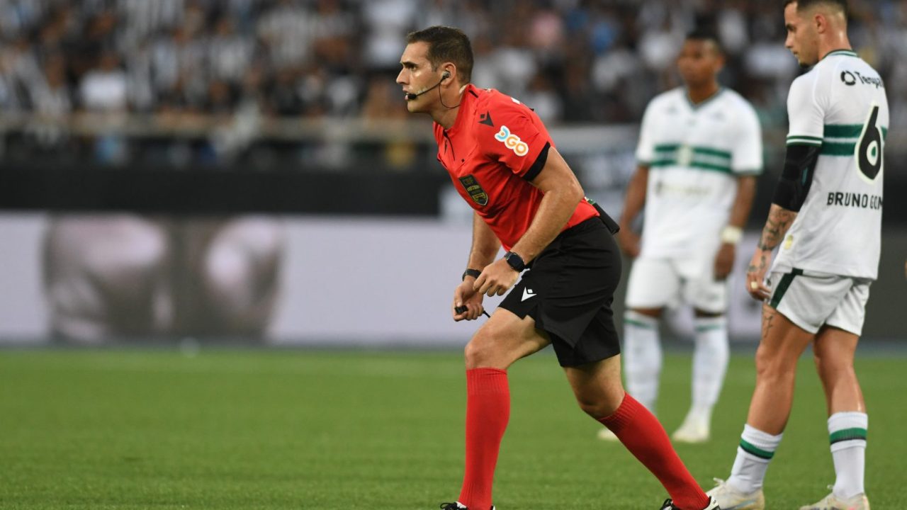 João Vitor Gobi, árbitro de Botafogo x Coritiba