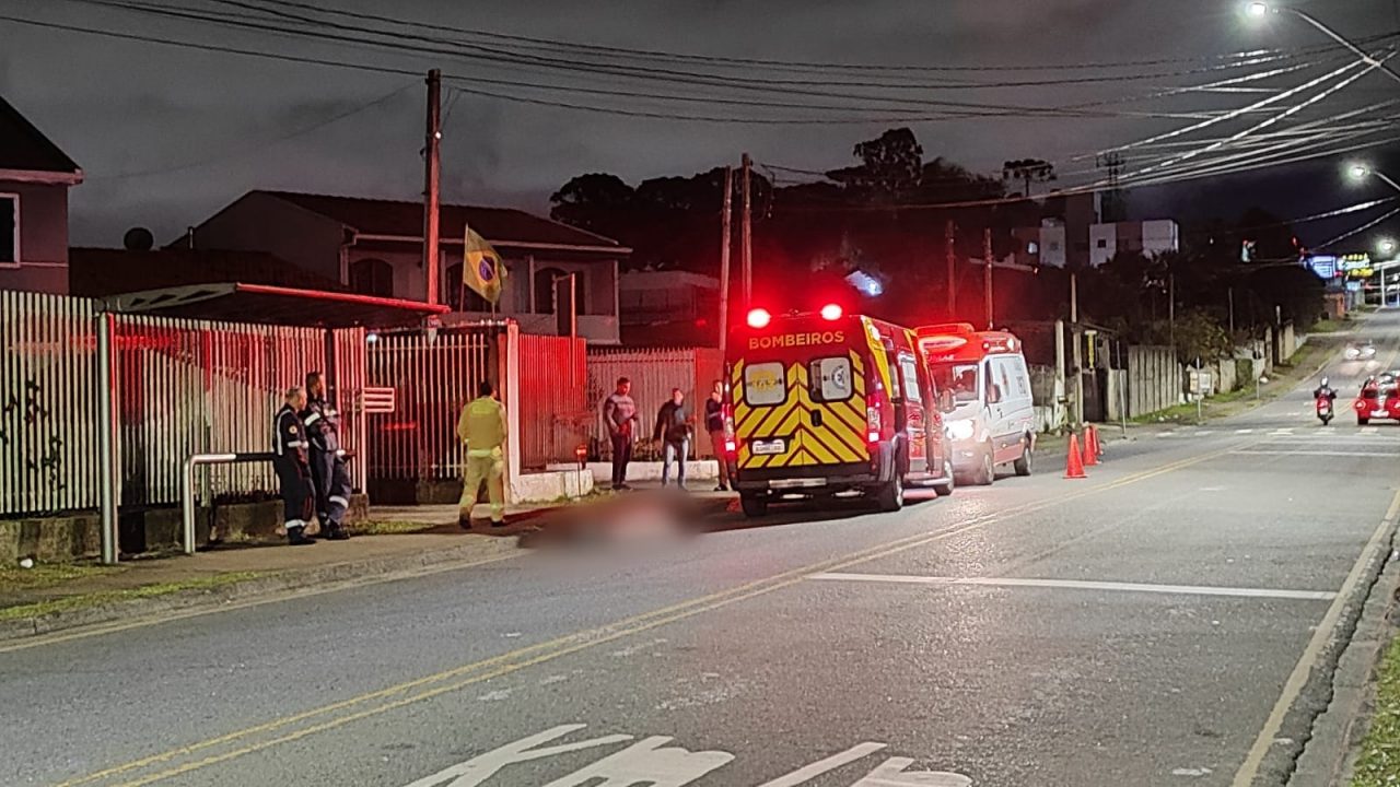 Idoso morre após descer de ônibus, cair e ser atropelado pelo mesmo coletivo