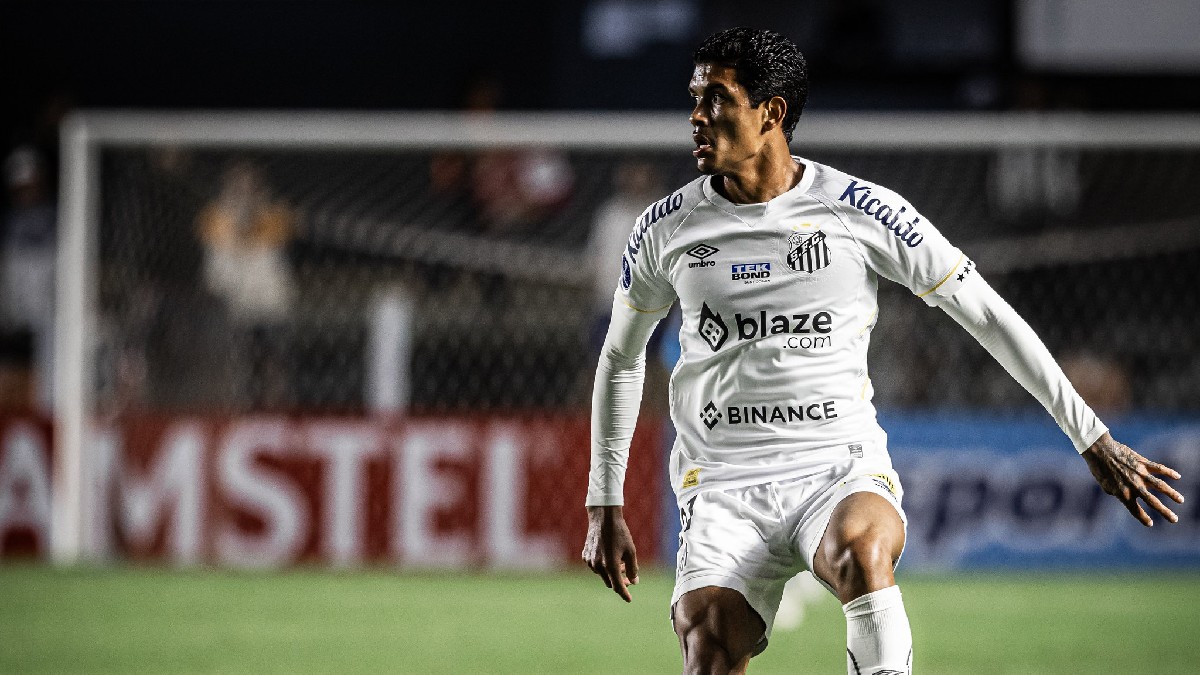 Lucas Barbosa, novo reforço do Coritiba, em ação pelo Santos