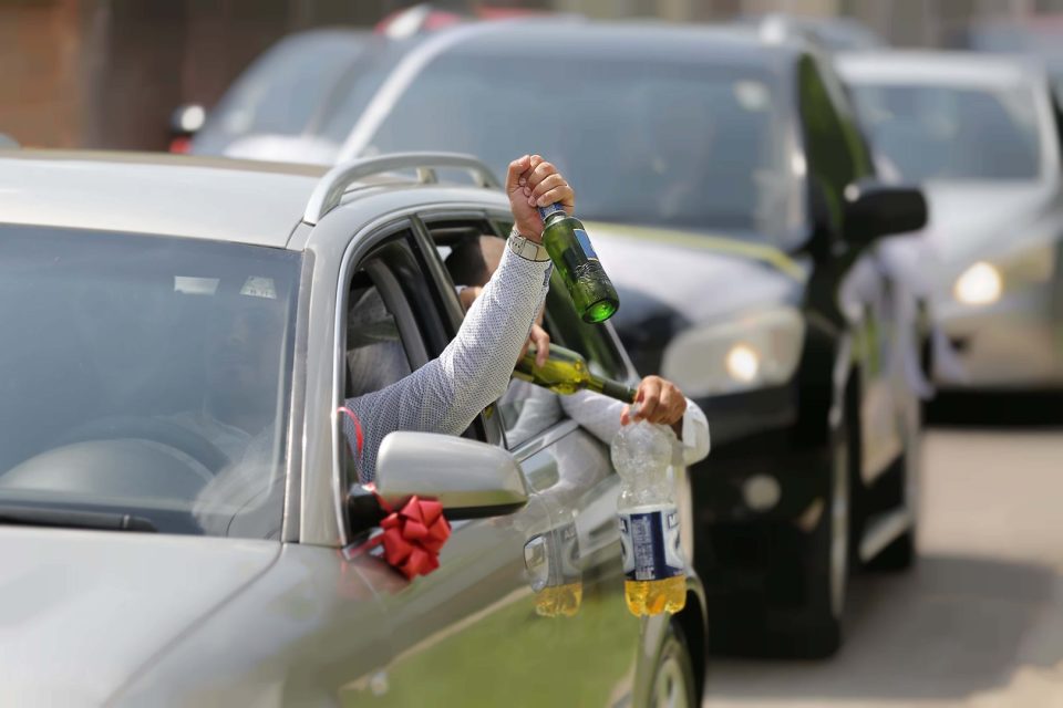 Curitiba registrou 477 autuações por embriaguez ao volante no primeiro semestre de 2023: "falsa sensação de liberdade"