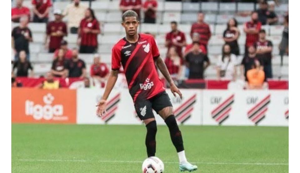 Pedrinho, ex-lateral do Athletico.