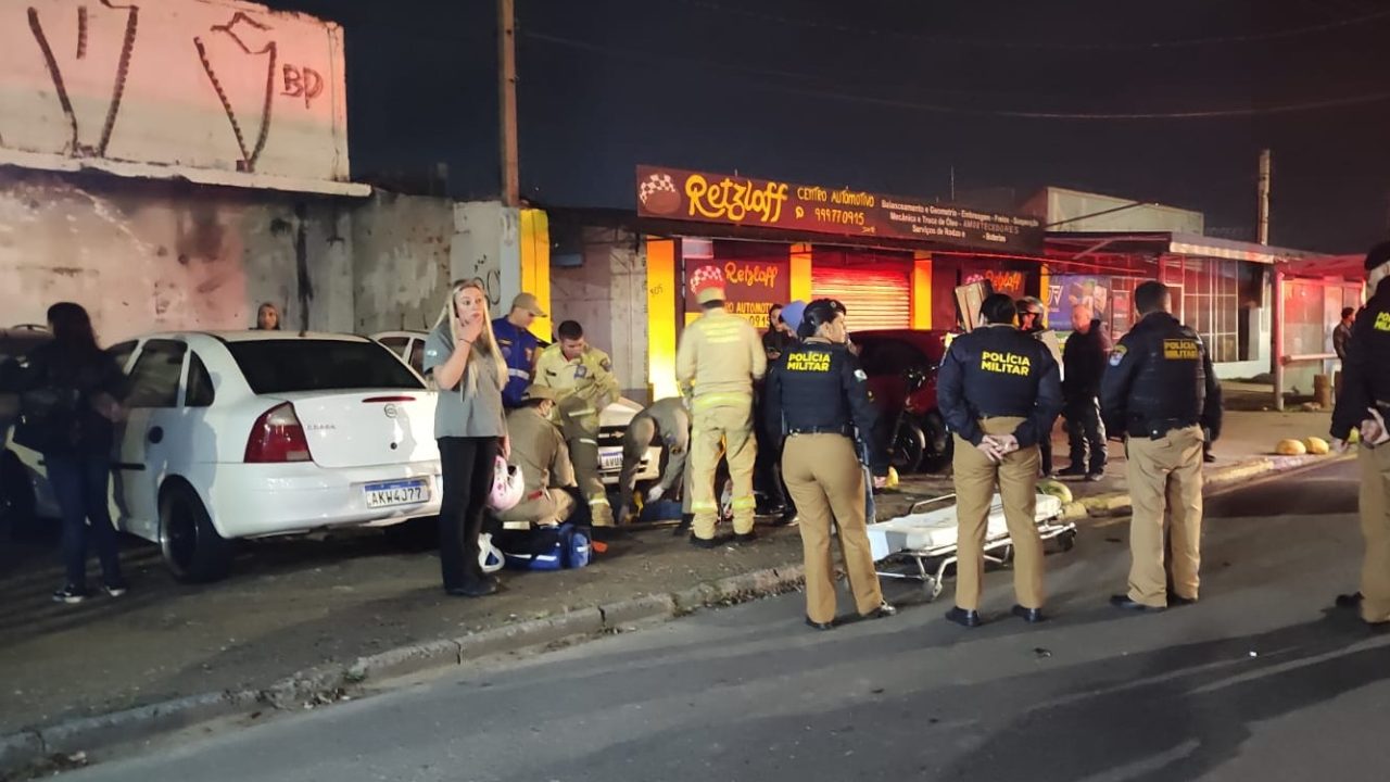 Criança é atropelada na madrugada ao tentar cruzar rua do Bairro Alto com irmãos mais novos e pais