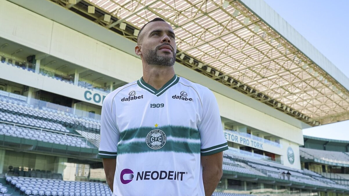 Fransérgio, volante do Coritiba.