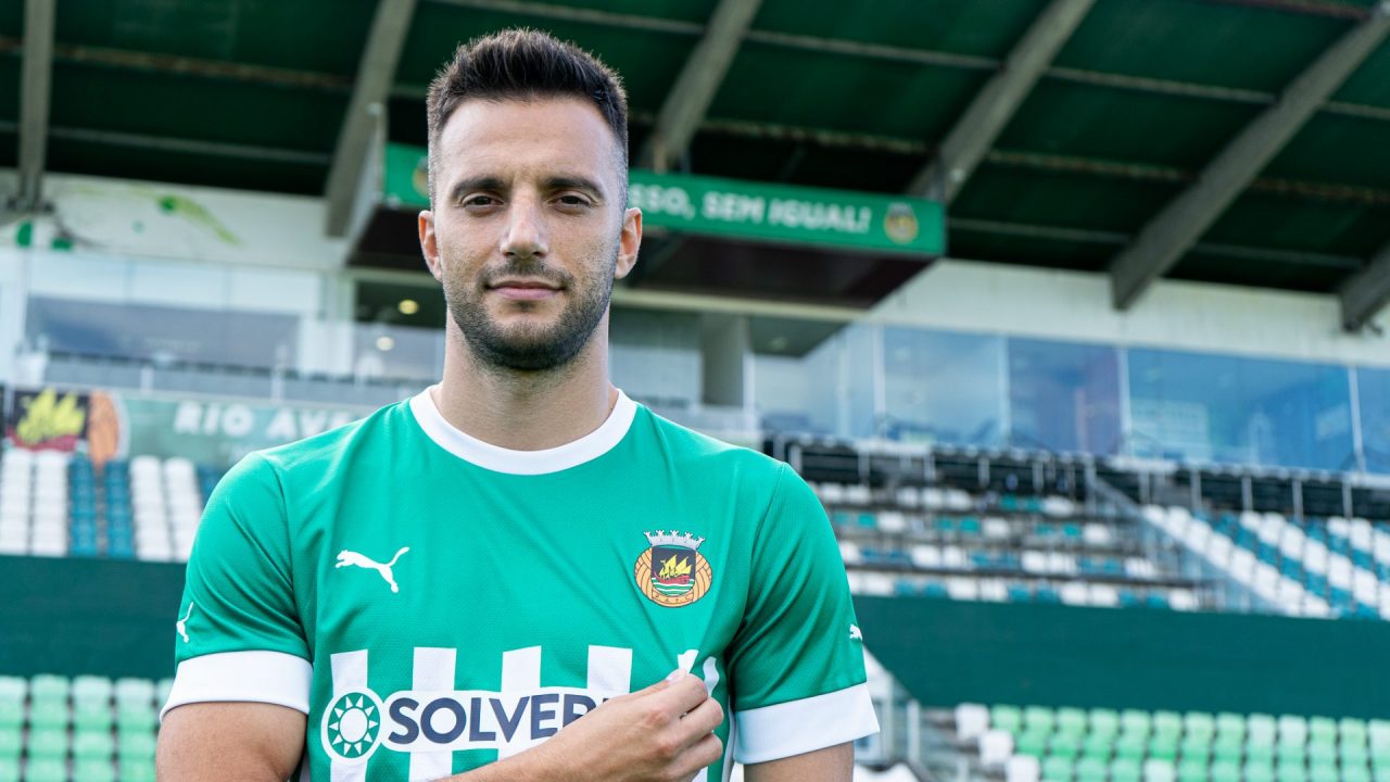 Andreas Samaris é o novo reforço do Coritiba.