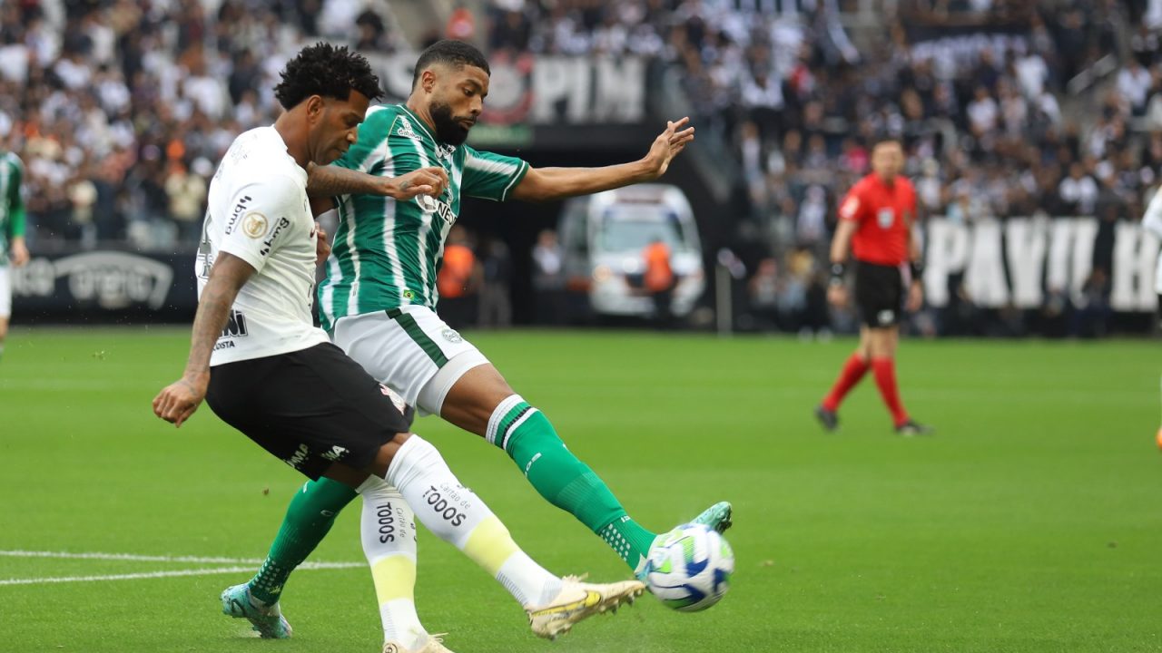O Coritiba não resistiu ao Corinthians em São Paulo.