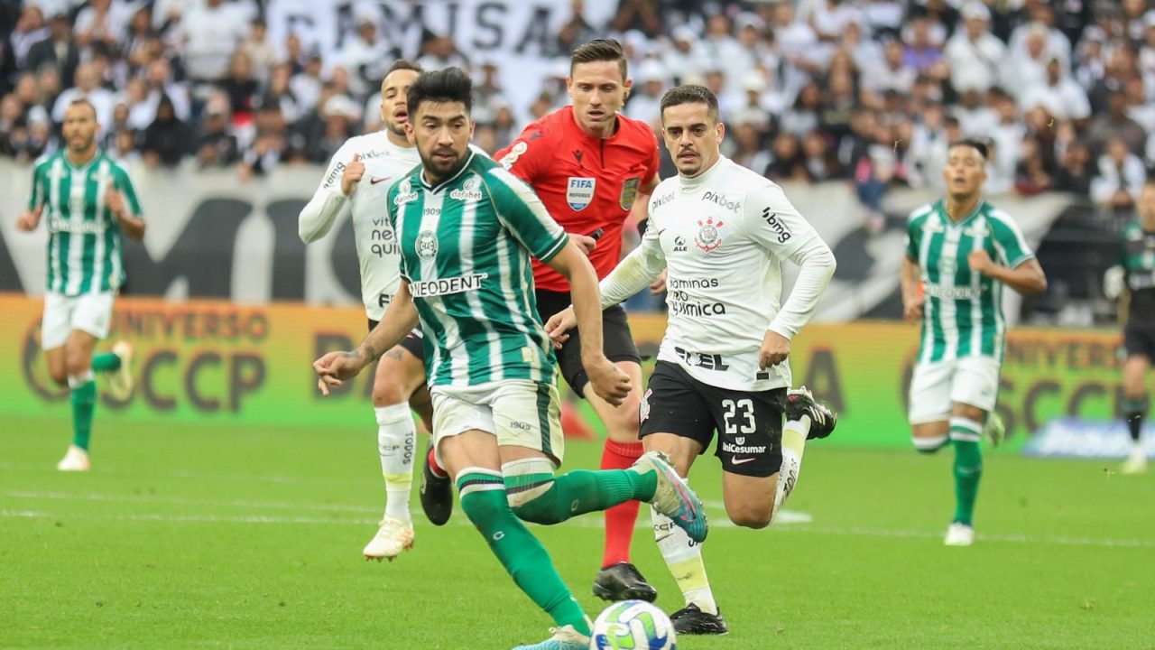 Lance de Corinthians x Coritiba, pelo Brasileirão