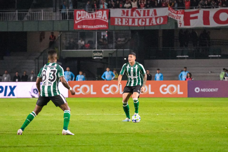 Thiago Dombroski em ação pelo Coritiba